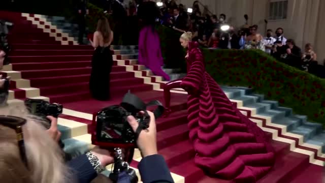 Model sisters Gigi and Bella Hadid wow at Met Gala