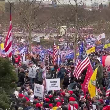 Американцы собрались в столице США, Вашингтоне опротестовать не законные результаты выборов.