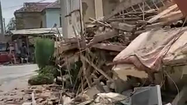 a 6.2 scala earthquake shook Cianjur, West Java