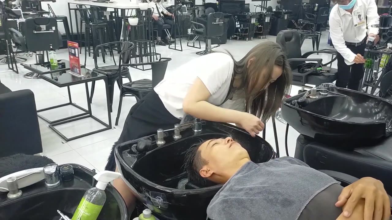 Exciting Relaxation with Beautiful Girl in Vietnamese Barbershop - 30 Shine Ho Chi Minh