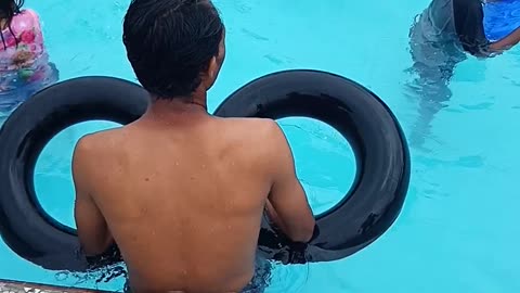 Belajar berenang