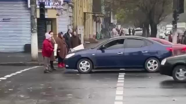 Pensioners in Odessa protest against the lack of electricity