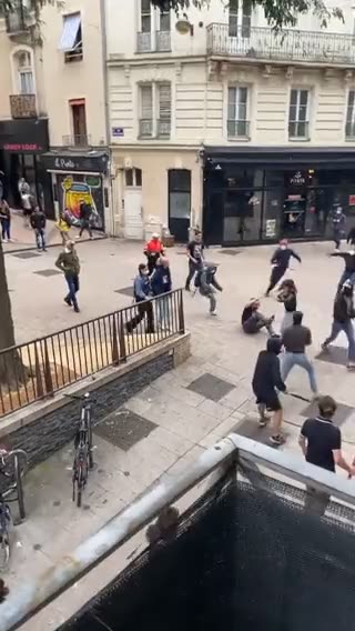 French business owners are forming people's militia to fightback against the looters.