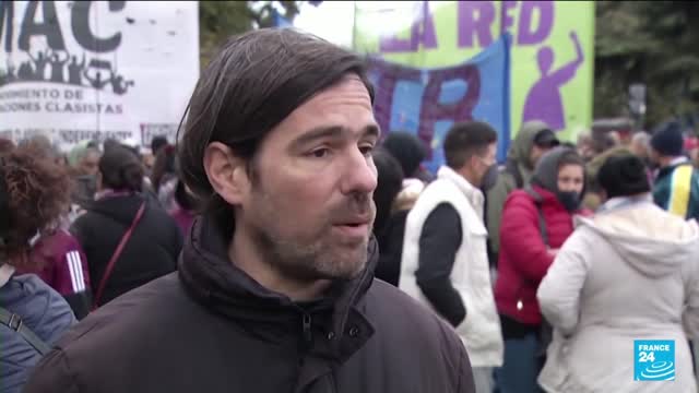 Protesters take to streets of Buenos Aires as Argentina economic crisis deepens • FRANCE 24