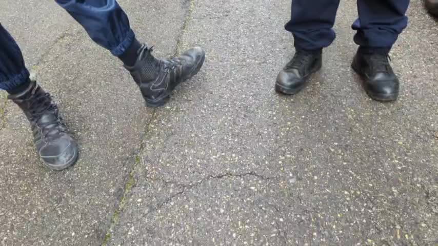 2023-01-16 (4) - Notre présence vous d é r a n g e ? ? ? ? ? ? ? ? ? ? ? ? - Decheterie (clip)