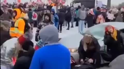 People came out to provide foods support to the truckers on the way to Ottawa Canada