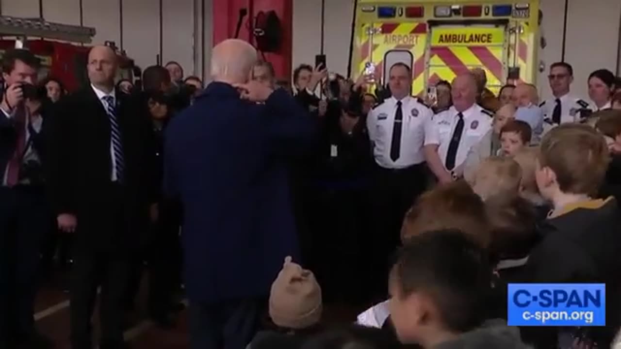 PEOPLE NOTICED SOMETHING VERY STRANGE AFTER JOE BIDEN SCRATCHED HIS NECK ON LIVE TV!