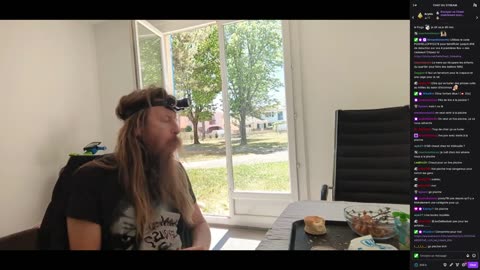 2023-05-03 (3bis.1) - Repas avec vue sur le jardin du palace - Twitch Triskelina (version avec chat)