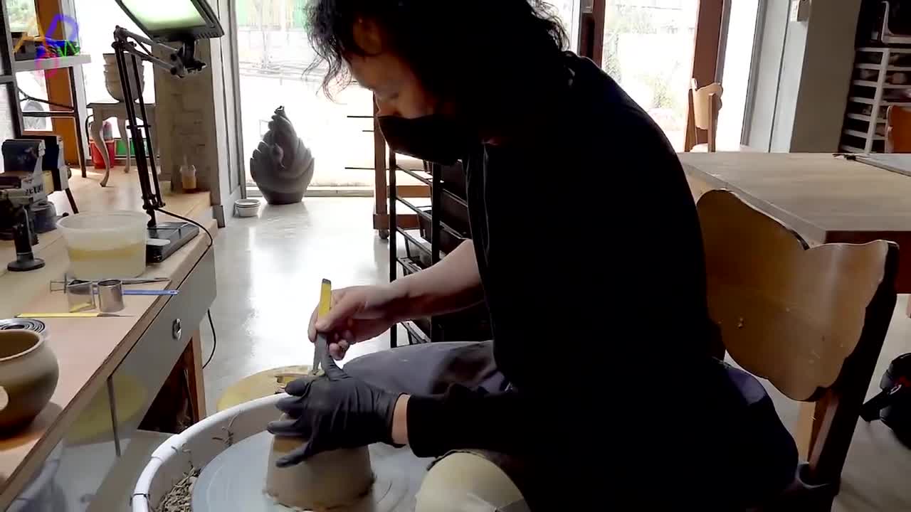 Luxury Teapot Making Process. Korean Pottery Master Craftsman4