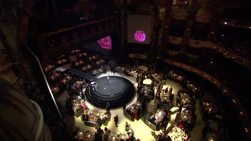 Anna Wintour Outstanding Achievement Award British Fashion Awards 2014