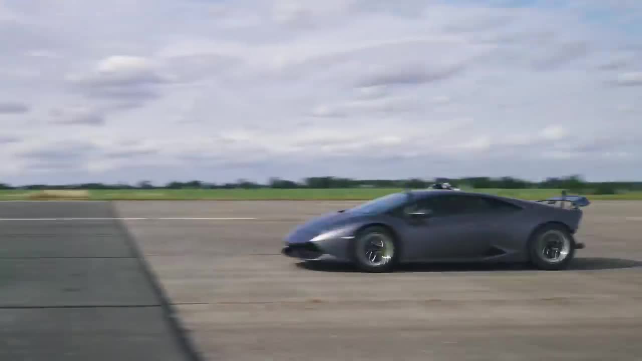 Lamborghini Huracan Turbo vs Kawasaki H2R: DRAG RACE