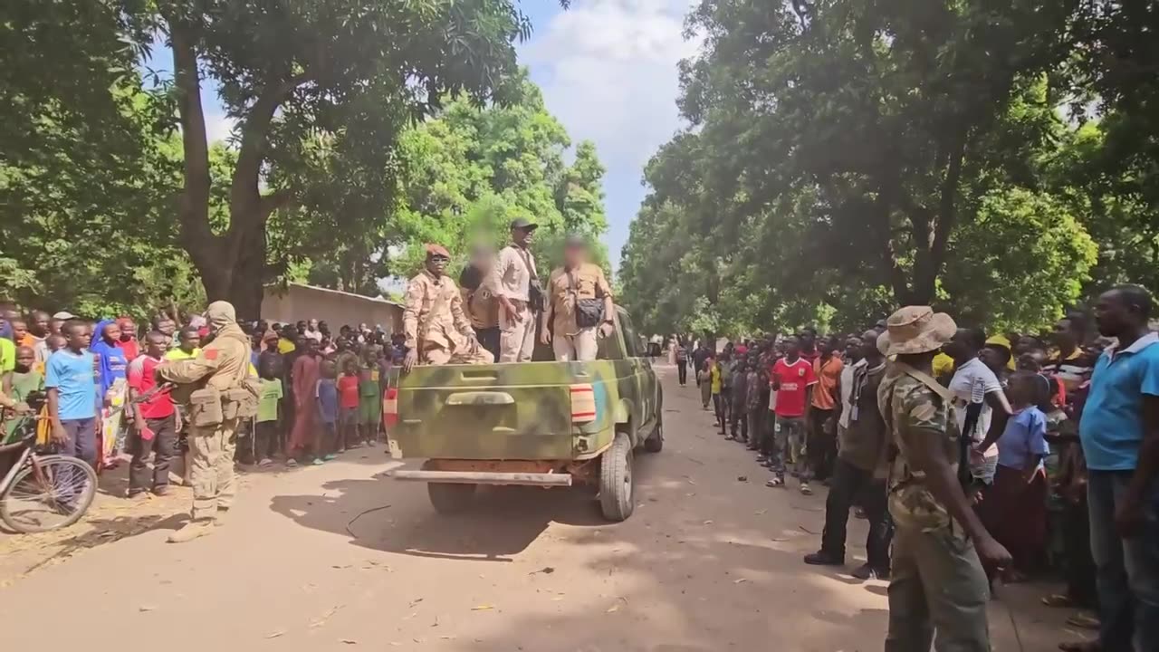 Russians Touring a Yevgeny Prigozhin Lookalike in the Central African Republic