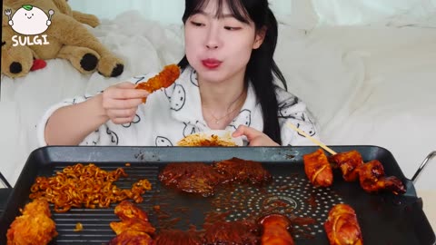 ASMR MUKBANG| Fire Spicy Black bean Special (Mushroom, Dumplings, Seasoned Chicken, Bar Rice cake).