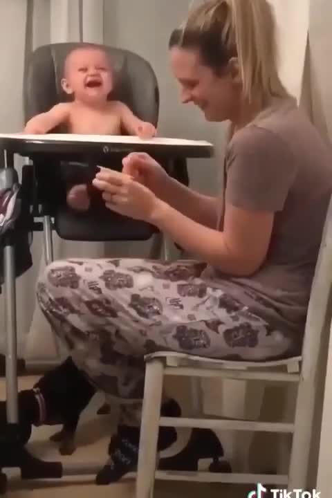 Happy Wednesday, Have a Good Laugh With this Hilarious Baby
