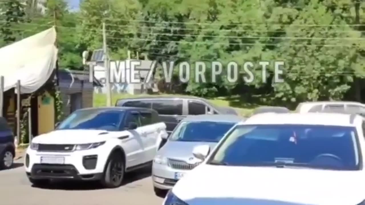 Video of Russian missile strikes in Kiev at the moment of arrival. At least 5 explosions are seen