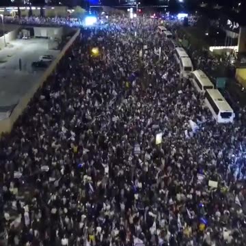 It’s only going to flip the steak on the pan and not replacing the pan slaves fighting with slaves