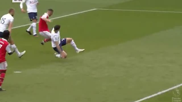 Arsenal 3 - 1 Tottenham, Xhaka goal