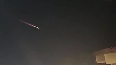 A spectacular fireball was observed in the skies of Brazil.