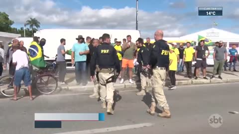 Manifestantes bolsonaristas atacam viaturas no Pará | SBT Brasil (07/11/22)