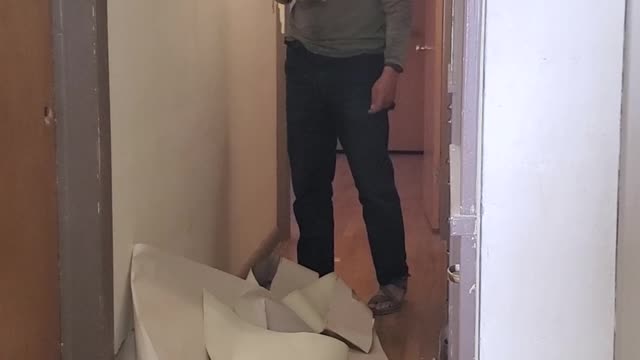 Satisfying technique pilling off wallpaper.