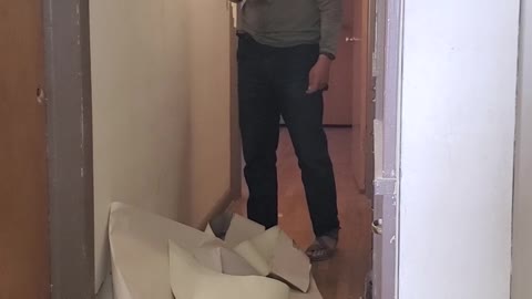 Satisfying technique pilling off wallpaper.