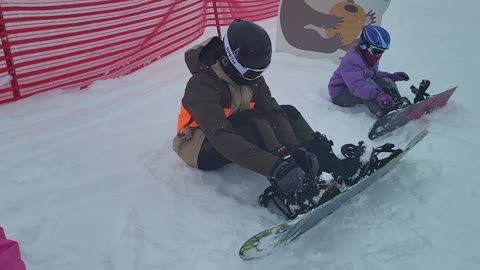 Kids getting ready 31123