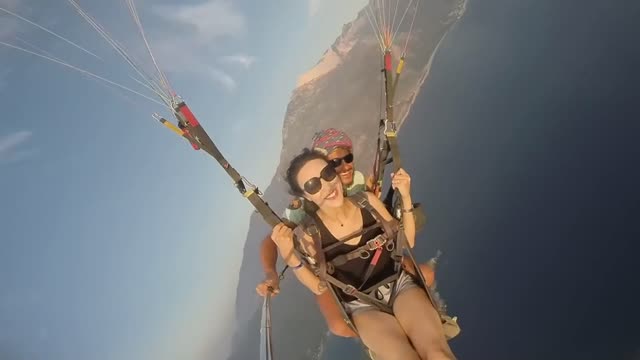 Beauty parachuting