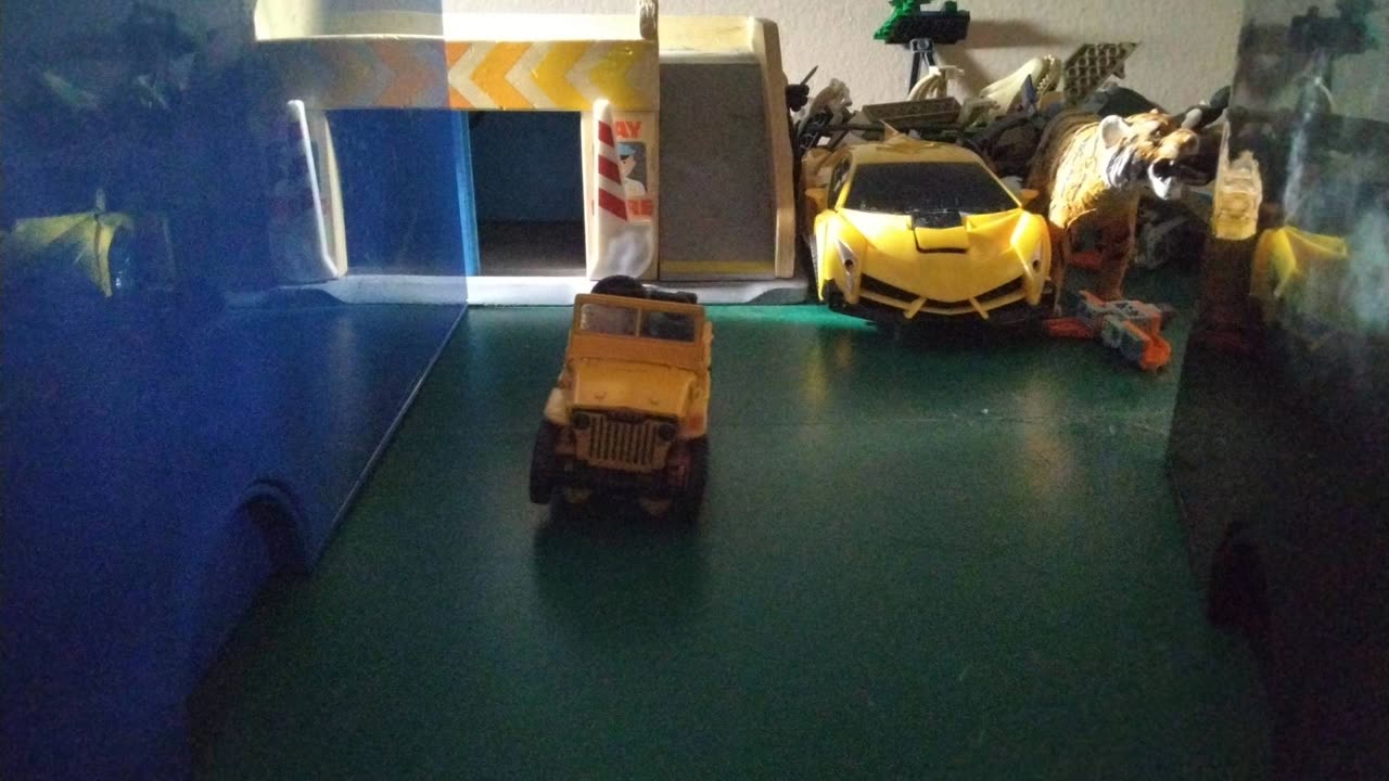 Bumblebee versus Soundwave part 2 Multiverse breaking and new Autobot