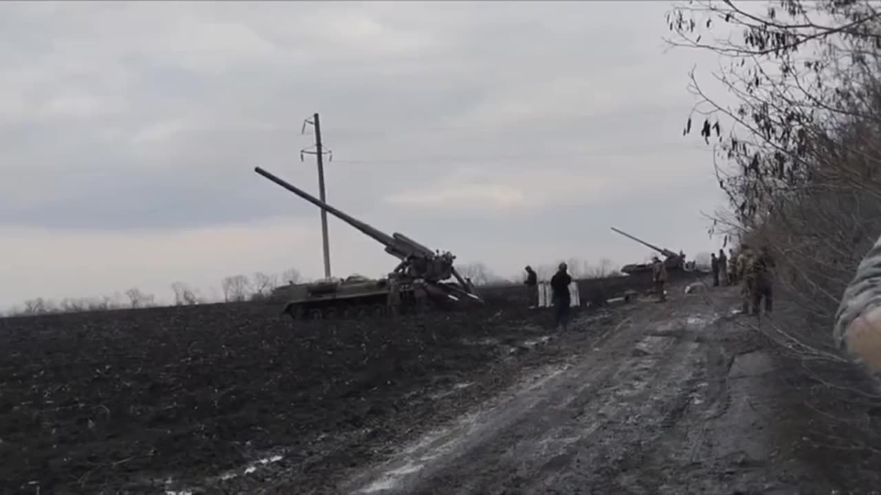 Two Massive Old Soviet-Ukrainian 203mm Guns(Pion)