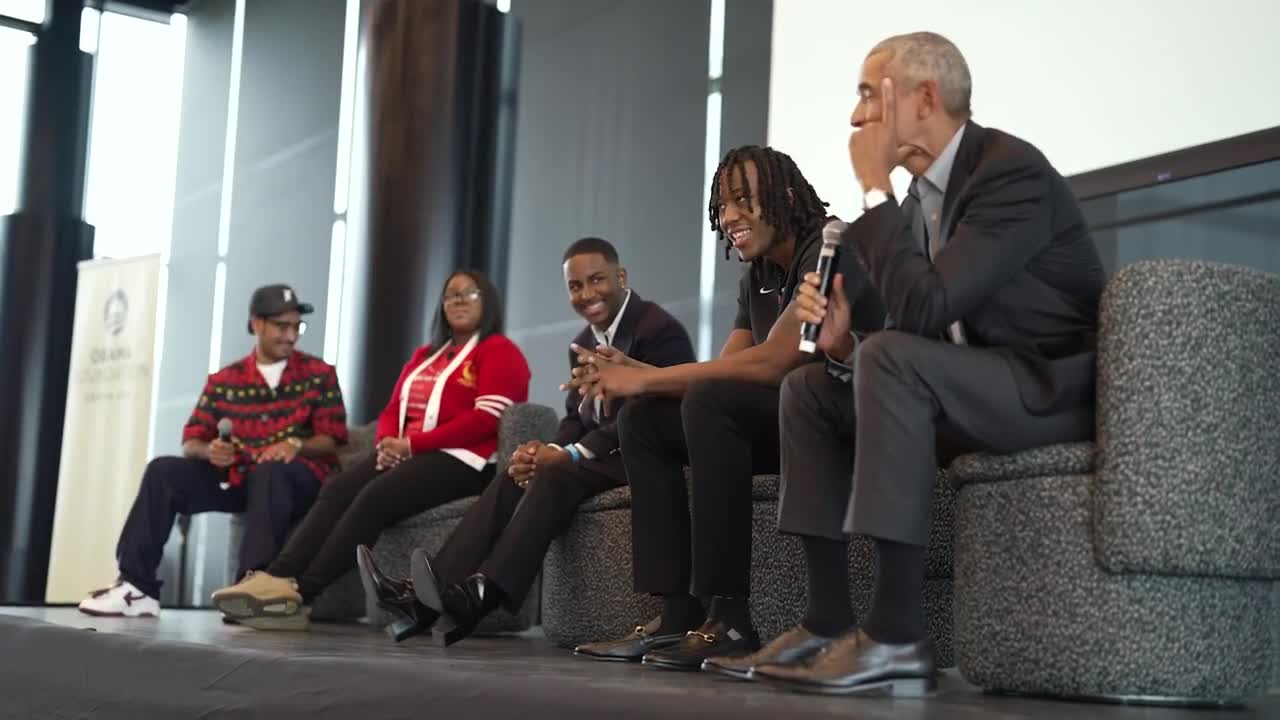 President Obama connects with young leaders and business owners during Chicago visit