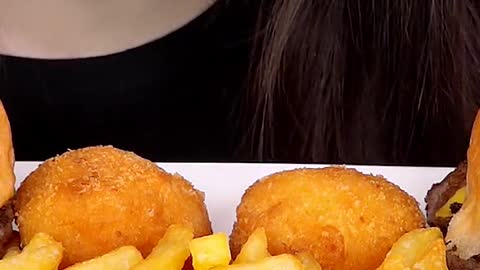 Cheese Burger Cheese Balls Fries Fried Chicken #zoeyasmr #zoeymukbang #bigbites #mukbang #asmr #food