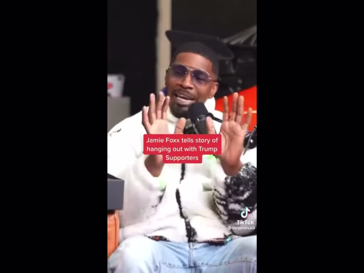 Jamie Foxx hangs out with president Trump supporters