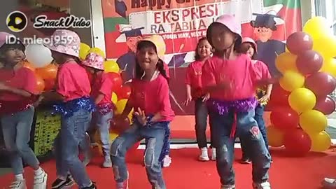 Lomba menari joget anak anak