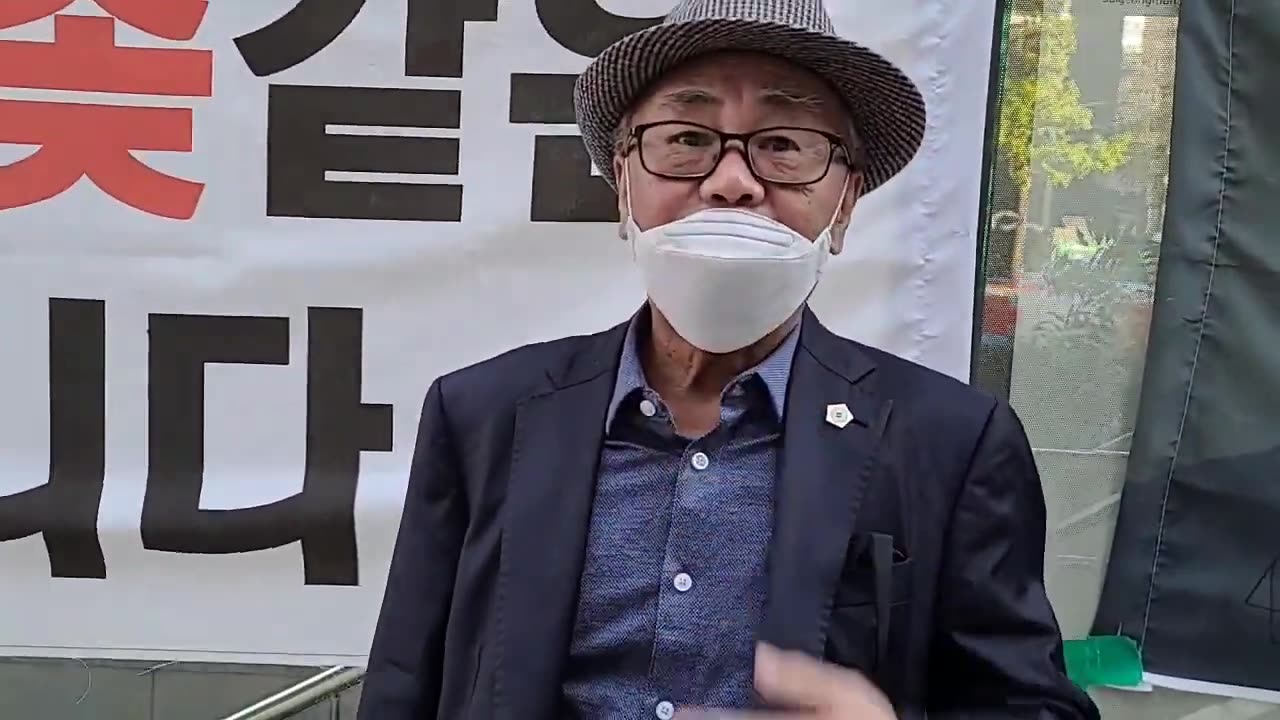 20201015_V3_S01(uQDIVRvoZ8c)정말 참담합니다. 내 나라의 도로를 지나지 못하는 . 인공기들고 가면 되냐_