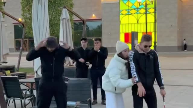 How would you react!😳😇