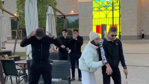 How would you react!😳😇