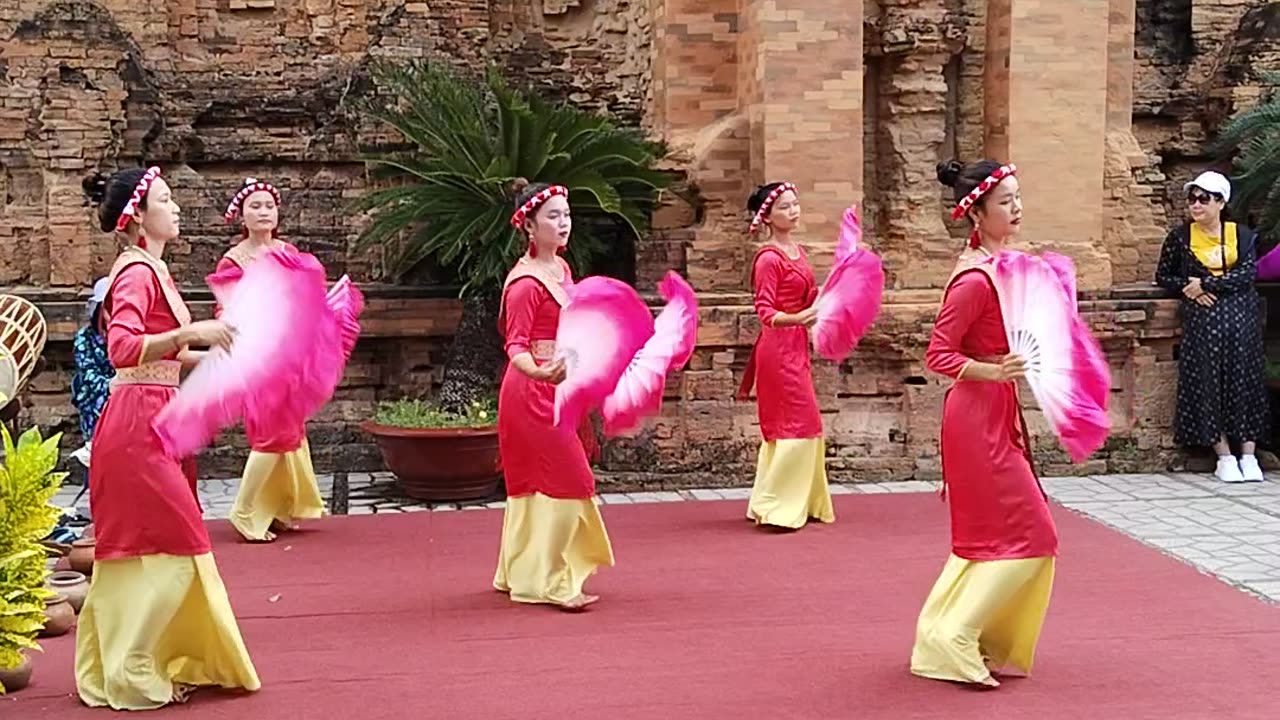 Traditional folk music on a stone xylophone