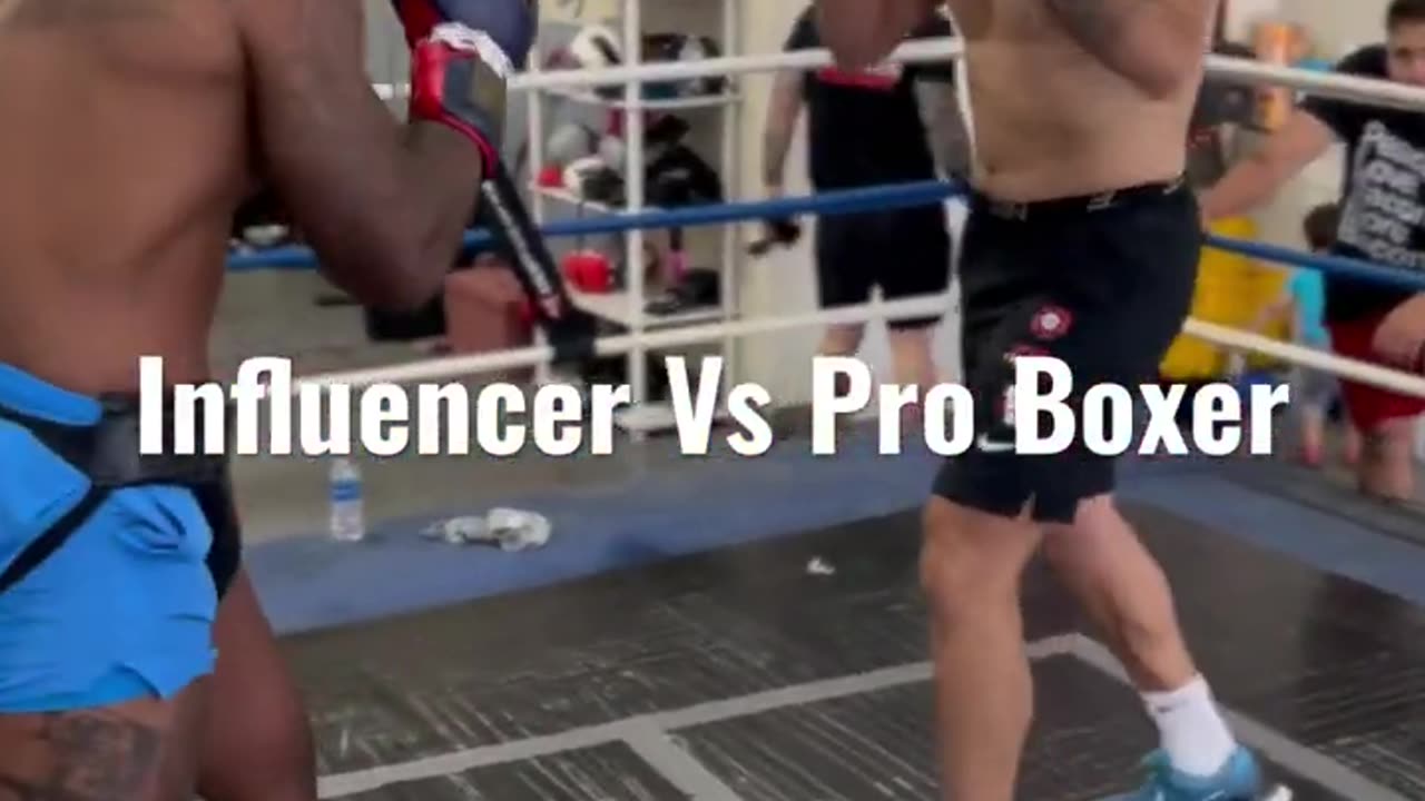 Sparing between a professional boxer and a novice boxer