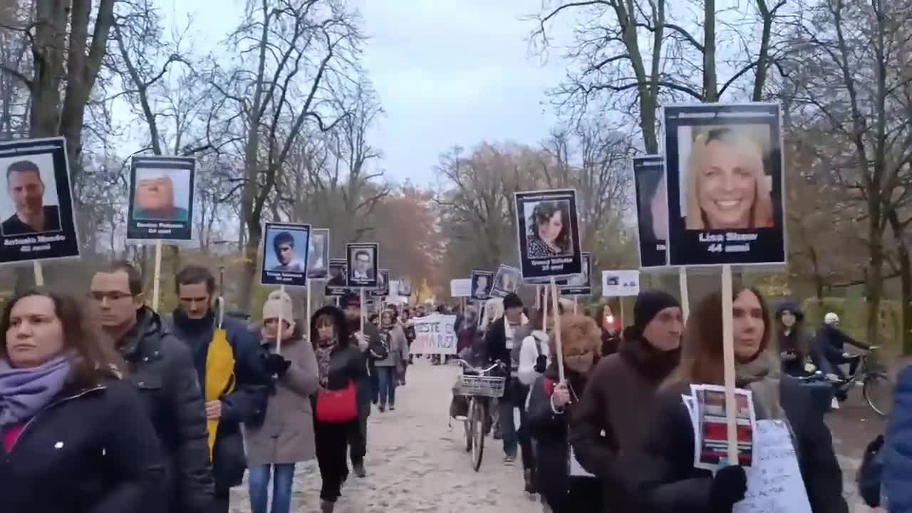 Italy walks in memory of their loved one's killed and maimed by the covid jab!