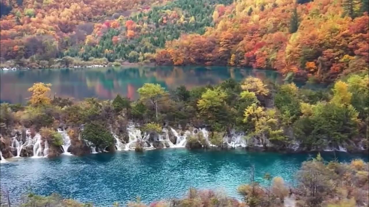 A Journey Through the Breathtaking Scenery of Jiuzhaigou