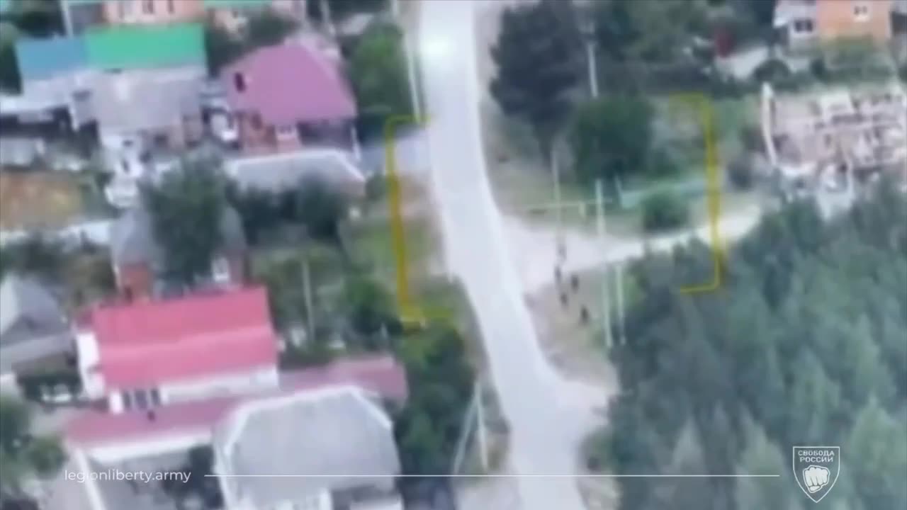 Russian Volunteers Forces are entering the Schebekino suburbs. At least they claim that…