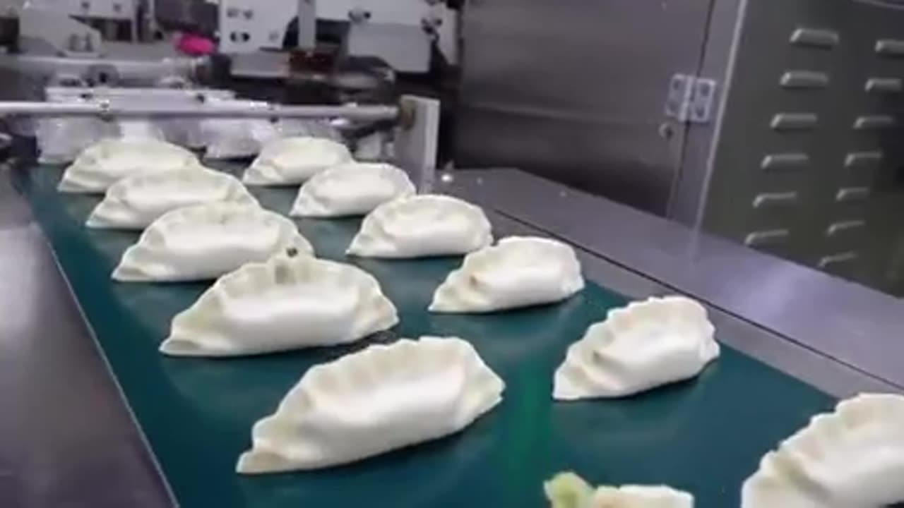 How-20-tons-of-dumplings-are-made-daily-in-a-Korean-