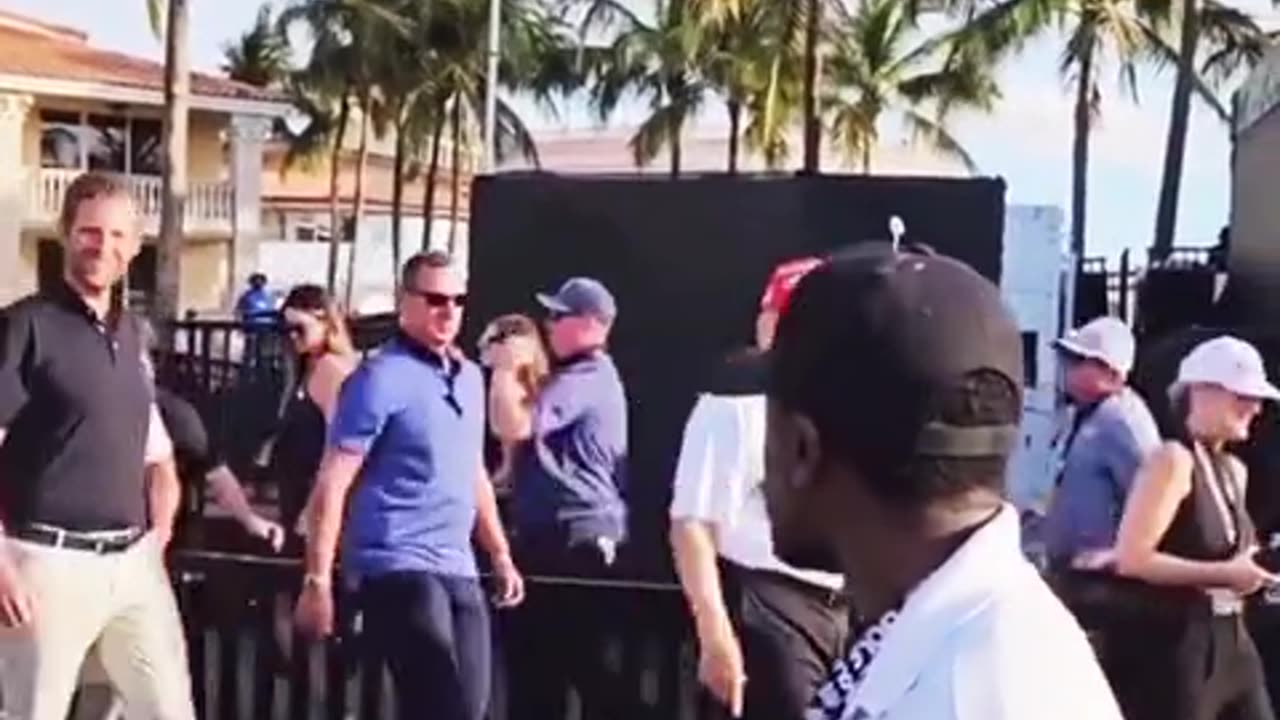 THE BOSS IS HERE!!!ππΊπΈ