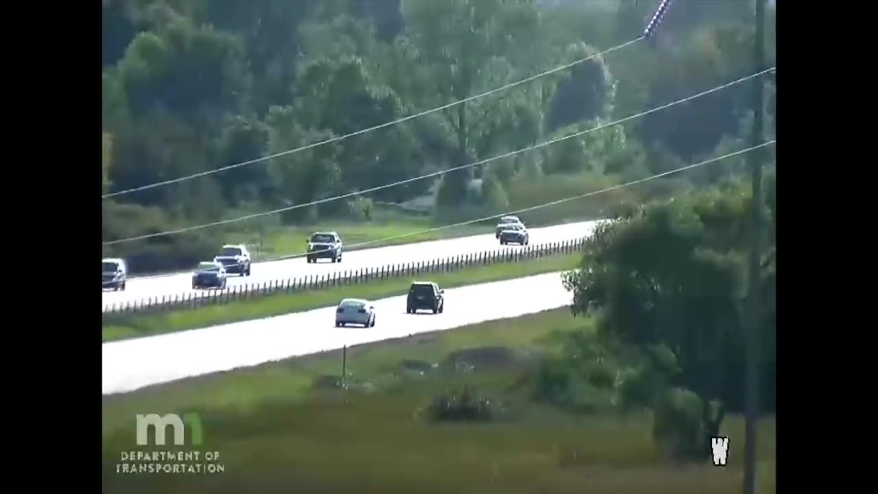 Can this clueless driver escape Minnesota police¿