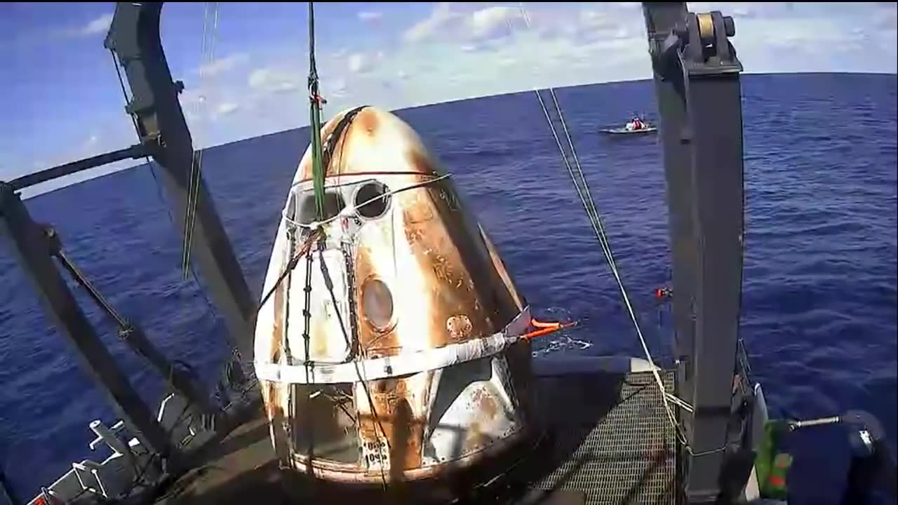 SpaceX crew Dragon Returns from space station mission 1