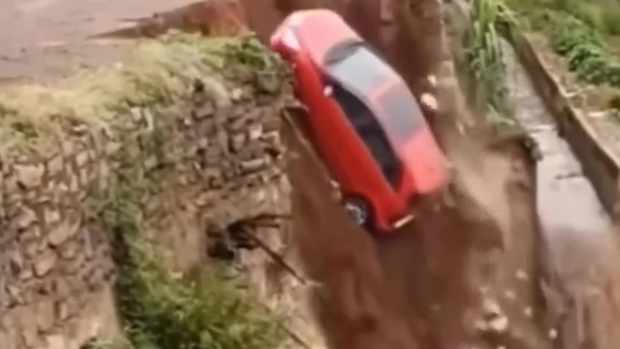 Landslide 😱🤯