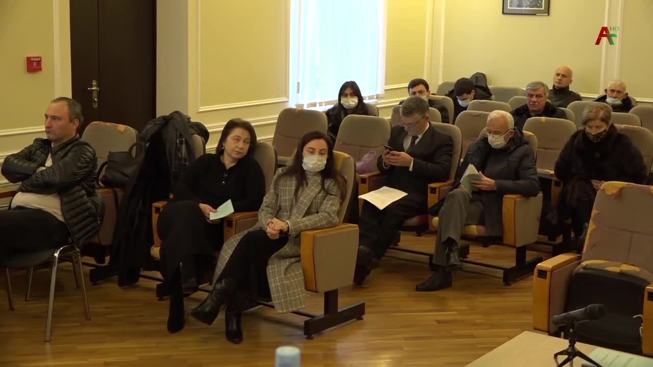 Леону Лакрба присвоена степень кандидата экономических наук