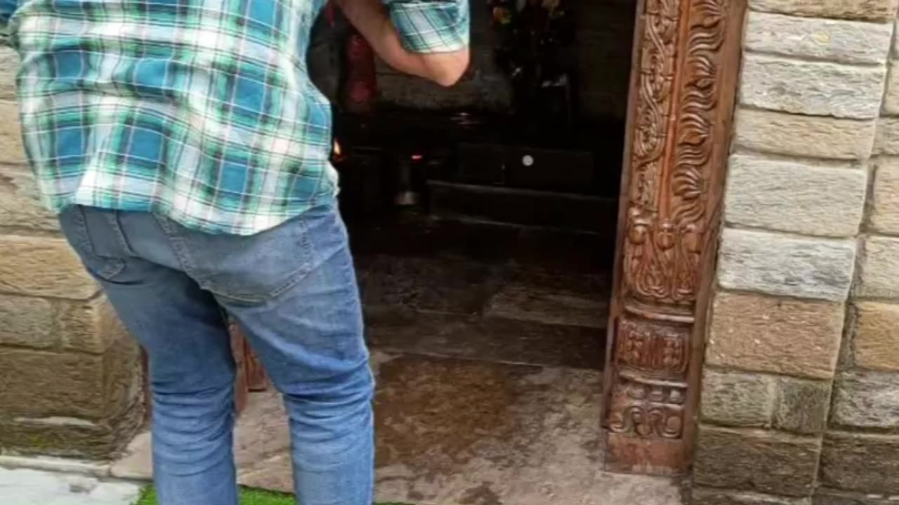 Devotional songs in hindu temple