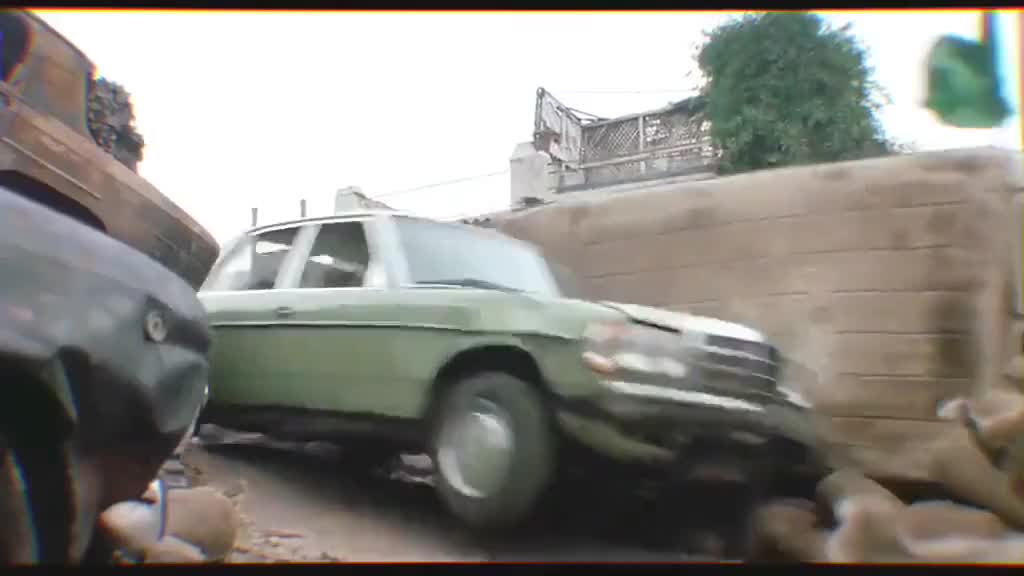 Car driving clip in the movie to repair the car