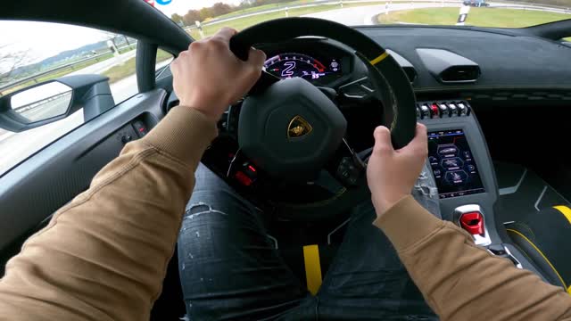 POV: Lamborghini Huracan STO, 8.000rpm on the Autobahn (pure sound)